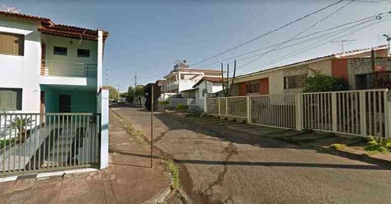 Vila Garcia, em patos de Minas, na travessa onde o casal suspeito foi detido(foto: Reproduo/ Google Street view)