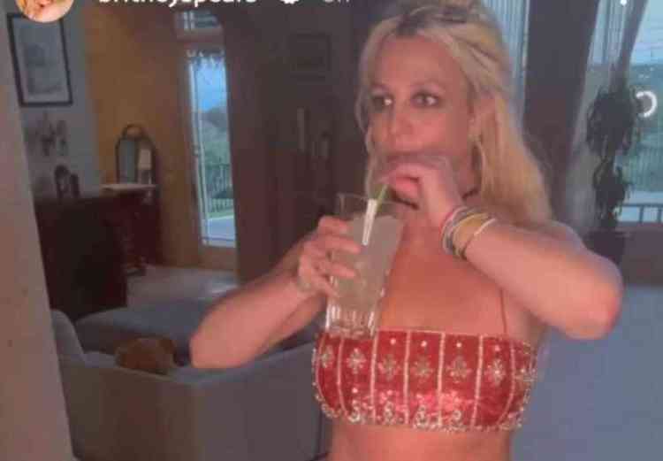 O exemplo de Britney Spears lembra que as dietas extremas, como o jejum  base de gua, podem se tornar uma tendncia, especialmente nas redes sociais