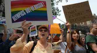 Em Nova York, manifestantes protestam contra legislao anti-gay russa(foto: EMMANUEL DUNAND / AFP)