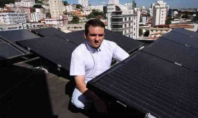 O engenheiro Luprcio Junior instalou uma usina de microgerao em sua residncia, na regio Oeste de Belo Horizonte(foto: Edesio Ferreira/EM/D.A/Press)