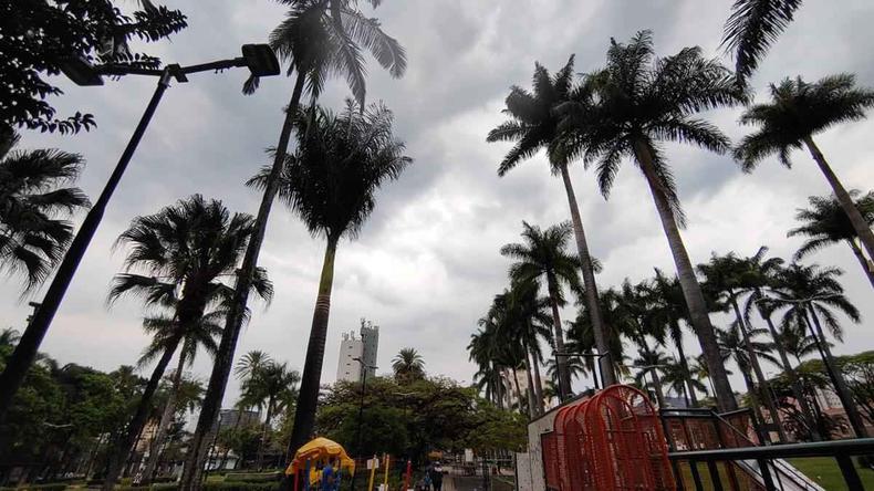 Praa Floriano Peixoto em Santa Efignia Tempo nublado encobre BH e traz chuvas para quase metade de minas Gerais