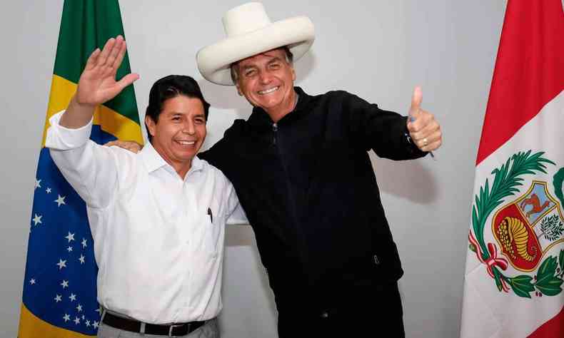 Os presidentes do Peru, Pedro Castilho, e do Brasil, Jair Bolsonaro, em encontro em Rondnia 