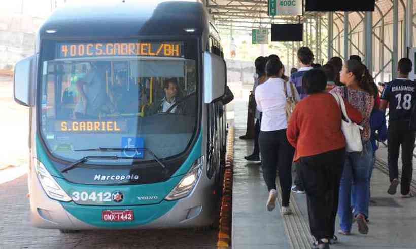 Linhas de ônibus terão reforço com o jogo do Brasil na Copa nesta