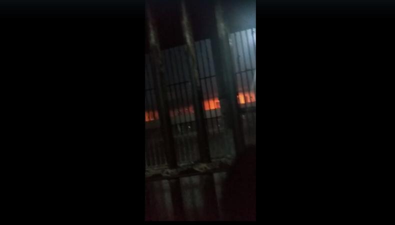Cadeia fogo motim 