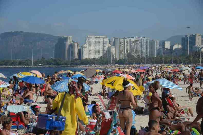 No Rio de Janeiro expectativa  de praias lotadas e hotis com ndice de ocupao de 80%, segundo a Abih