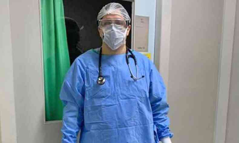 O mdico Luiz Fernando Pereira de Noronha, intensivista do Hospital Metropolitano Dr. Clio de Castro, chegou a ficar 40 dias afastado das filhas, esposa, me e irmo 