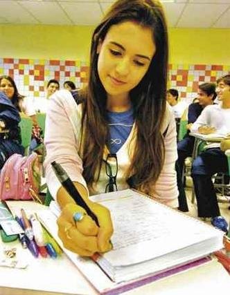  Gabriela dos Santos Marques, de 17, considera que a altera��o nas regras torna o processo mais claro(foto: Cristina Horta/EM/D.A.Press)