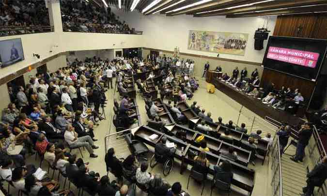 Plenrio e galeria lotados na reunio de prestao de contas do prefeito Marcio Lacerda(foto: Jair Amaral/EM/D.A Press)