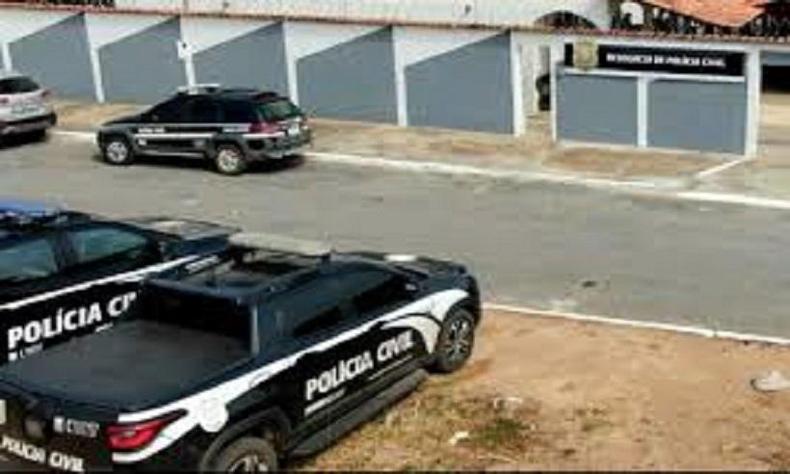 Autores do crime foram levados para a Delegacia de Porteirinha, onde confessaram o crime 