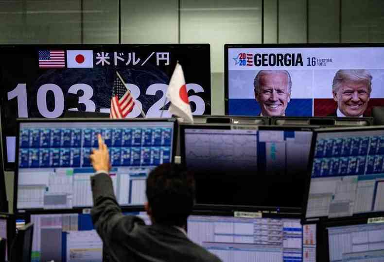 Bolsa de Tquio fecha em alta de 2,12% aps eleio de Biden(foto: Philip FONG/AFP )