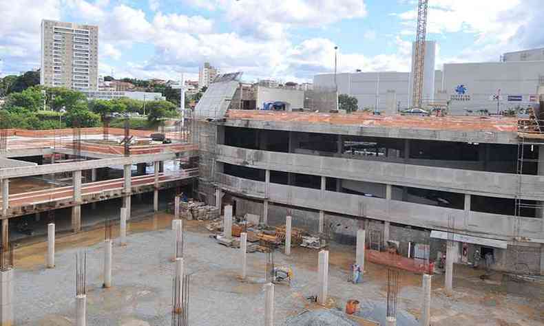 Detalhe da construo da Catedral Cristo Rei, no Bairro Juliana, que passa a ser oficialmente a sede da Cria Metropolitana(foto: Alexandre Guzanshe/EM/D.A Press)