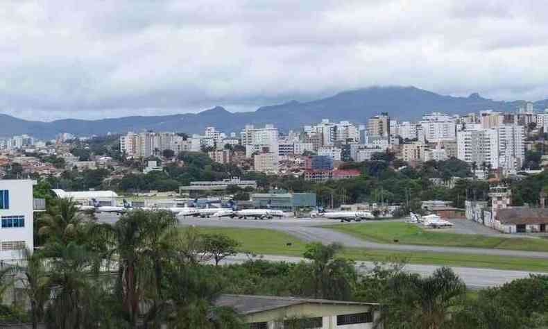Aeroporto da Pampulha deve ir a leilo no dia 5 de outubro, na bolsa de valores em So Paulo(foto: Matheus Adler/EM/D.A Press)