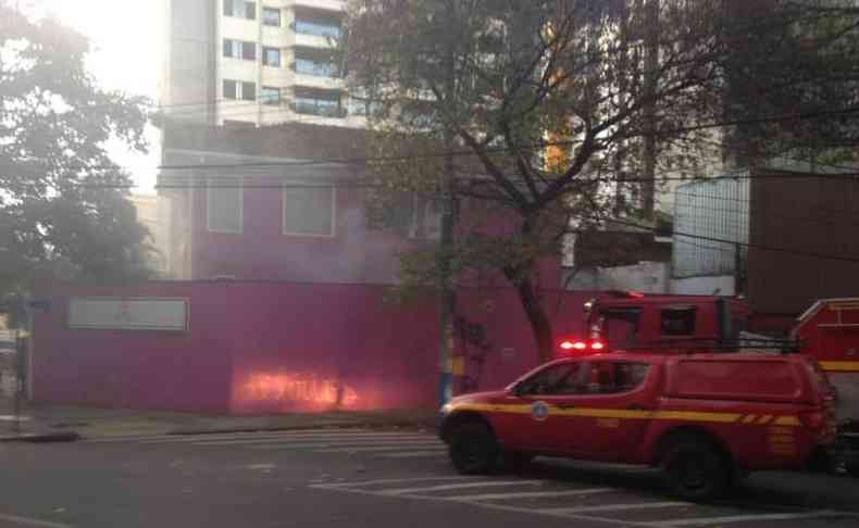 Fumaa tomou contada da Avenida Getlio Vargas e de ruas adjacentes(foto: Joo Henrique do Vale/EM/D.A.Press)