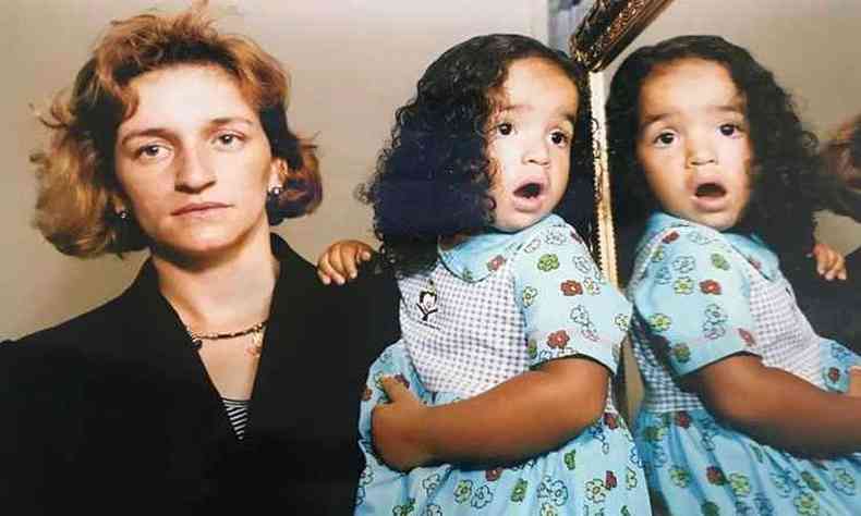O Correio noticiou o caso em 1998. Na foto esto Carla Patrcia e a filha Jssica da Silva Vasconcelos (foto: Glaucio Dettmar/CB/D.A Press)
