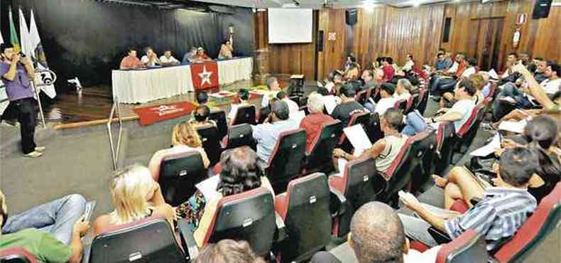 Descontentes com a diviso do partido lanaram manifesto defendendo candidatura forte contra os tucanos(foto: Juarez Rodrigues/EM/D.A PRESS)