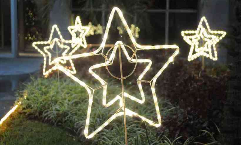 Saiba como instalar as luzes de Natal evitando choques e incêndios - Gerais  - Estado de Minas