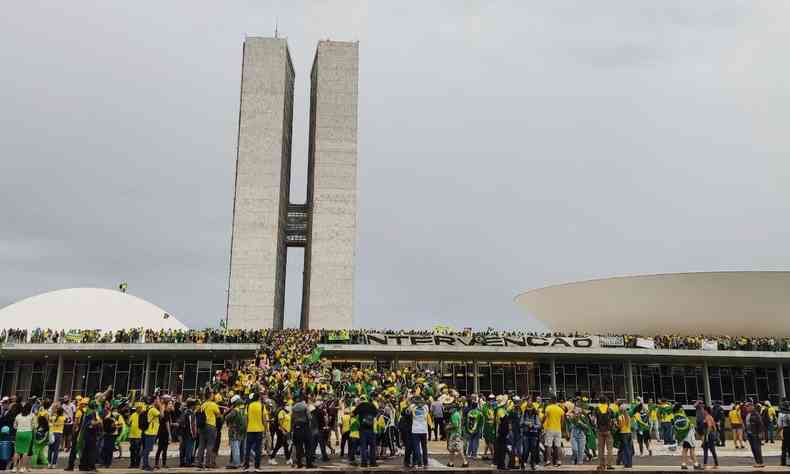 Invaso, no dia 8 de janeiro, ao Congresso Nacional, Supremo Tribunal Federal e Palcio do Planalto