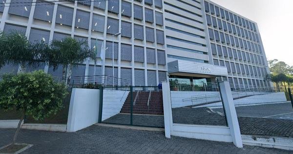 HOMEM QUE MATOU ESPOSA A FACADAS É CONDENADO A 20 ANOS DE PRISÃO - RÁDIO VOZ DA VERDADE