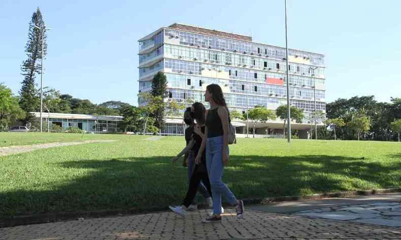 Volta as aulas presencias na UFMG (Universidade Federal de Minas Gerais)
