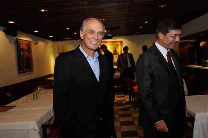Antmio Andrade e o empresrio Josu Gomes selam parceria com o PT, apesar de divergncias internas no partido(foto: Gladyston Rodrigues/EM/D.A Press)