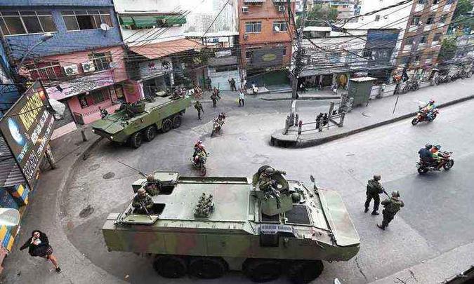 Rio de Janeiro está sob intervenção militar desde fevereiro, mas a violência não diminuiu na cidade(foto: WILTON JUNIOR/ESTADÃO CONTEÚDO) Rio de Janeiro está sob intervenção militar desde fevereiro, mas a violência não diminuiu na cidade(foto: WILTON JUNIOR/ESTADÃO CONTEÚDO)