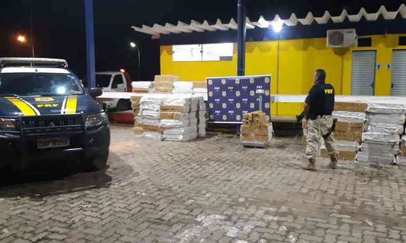 Drogas apreendidas foram levadas  Polcia Federal de Montes Claros(foto: PRF/Divulgao)