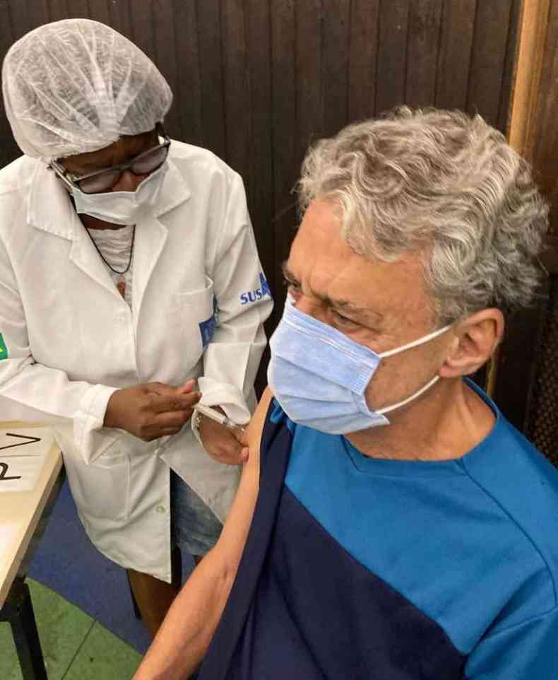 Chico Buarque  vacinado no Rio(foto: Instagram/Reproduo)