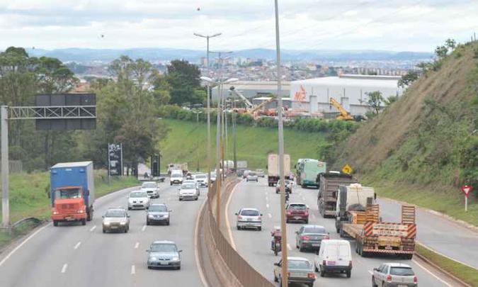 Estudo será feito para diminuir o número de acidentes em pontos críticos do Anel Rodoviário(foto: Alexandre Guzanshe/EM/D.A Press.) Estudo será feito para diminuir o número de acidentes em pontos críticos do Anel Rodoviário(foto: Alexandre Guzanshe/EM/D.A Press.)