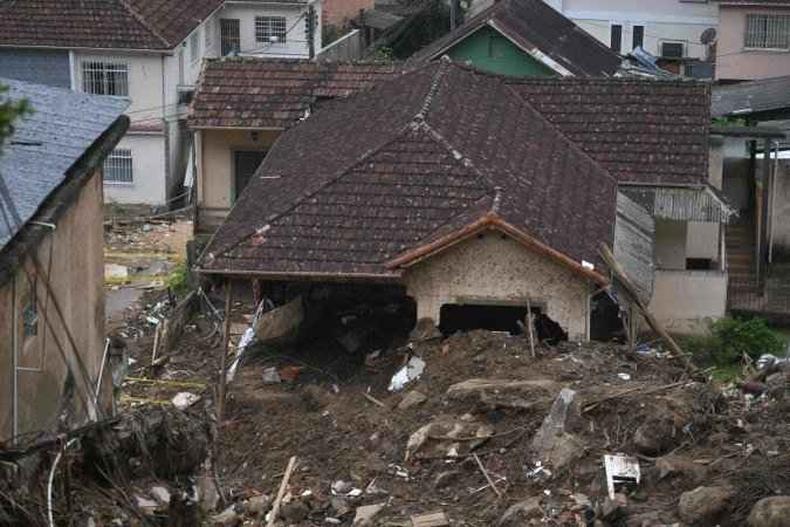 casa destruda pelo temporal