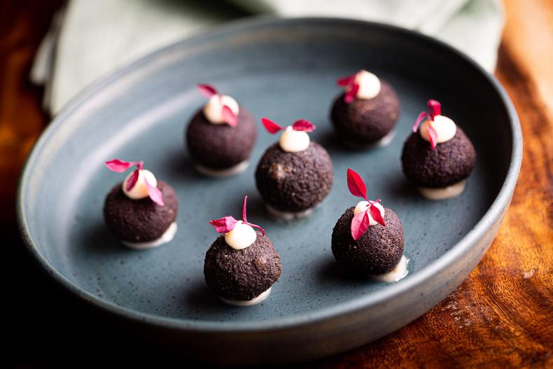 Truffles with pork knee (Jorge Ferreira) (photo: Victor Schwaner/Disclosure) Pork leg Truffles photo