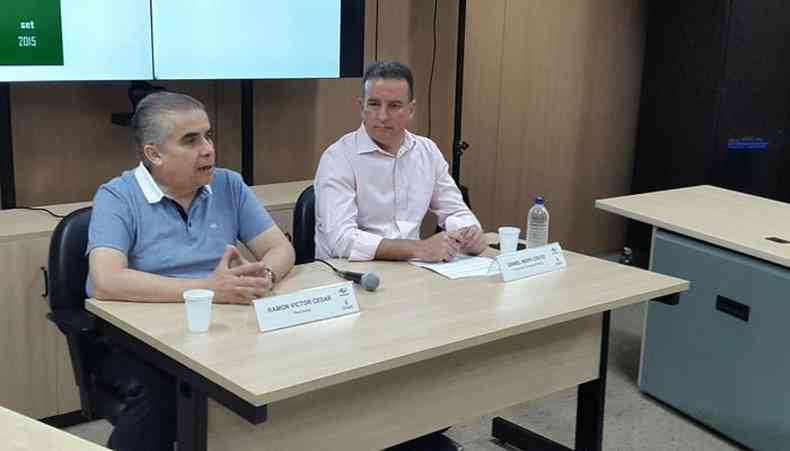 Ramon Victor Csar, presidente da BHTrans, e Daniel Marx Couto, diretor de Transporte Pblico, apresentaram as propostas para regulamentao do Uber na capital(foto: Edsio Ferreira/EM/DA Press)