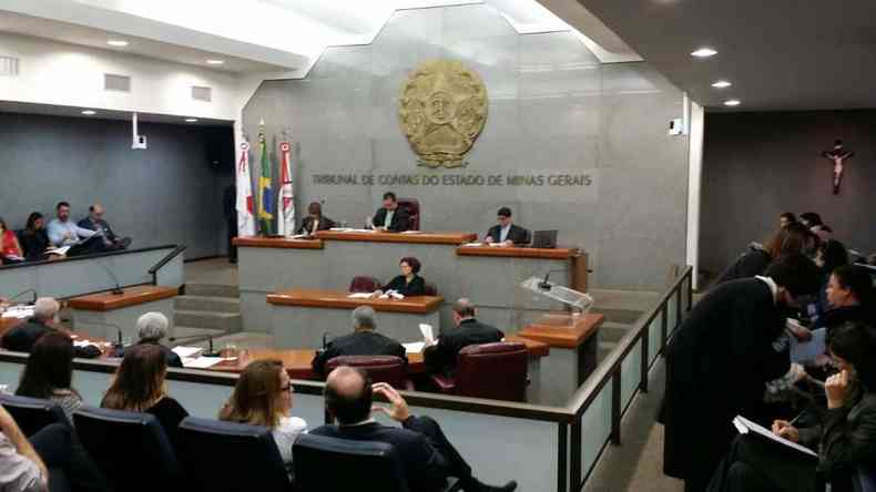Tribunal de Contas do Estado de Minas Gerais se reune p votao de pauta. Dentre elas a liberao de verba ao governo (foto: Juarez Rodrigues/EM/D.A Press )