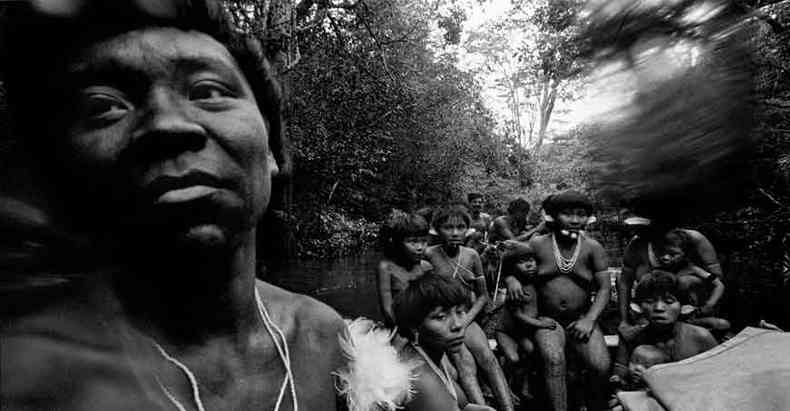 Desde o comeo dos anos 1970 Claudia mergulhou no universo yanomami, registrando o cotidiano desse povo indgena a partir de Roraima e do Amazonas (foto: fotos: CLAUDIA ANDAJUR/DIVULGAO)