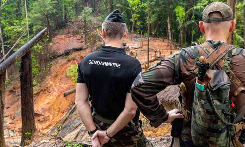 Brasil e França realizam exercícios militares na fronteira da