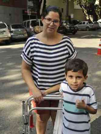 Luciene Xavier com o pequeno Francisco: 'Desde cedo pus a educação em primeiro lugar', diz a mãe da criança(foto: Juarez Rodrigues/EM/D.A Press)