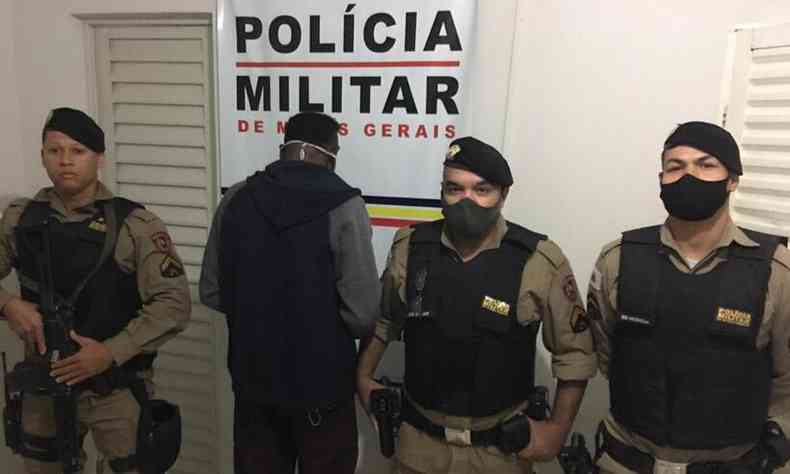 Policiais prenderam o suspeito em Capito Enas(foto: Redes Sociais PMMG/Reproduo)