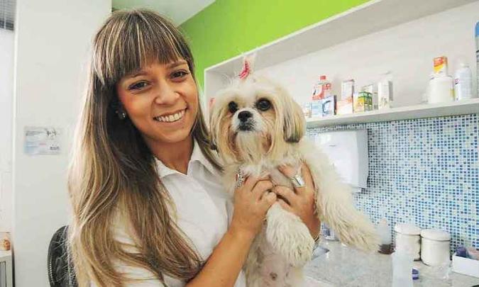 A veterinária Fabiana Reis alerta que todo exagero é ruim (foto: Jair Amaral/EM/D.A Press) A veterinária Fabiana Reis alerta que todo exagero é ruim (foto: Jair Amaral/EM/D.A Press)
