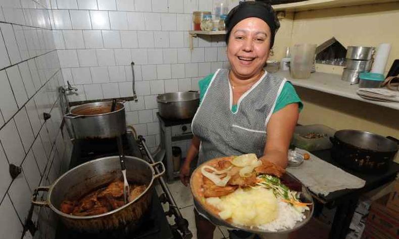 Apesar dos altos e baixos dos preos, Lena de Souza encareceu o PF em apenas R$ 1 em dois anos(foto: Beto Novaes/EM/D.A.Press)