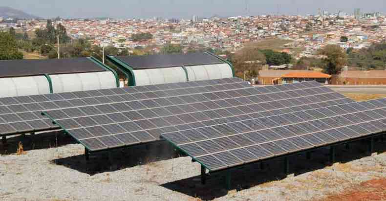 Na Universidade Federal de Lavras, primeiro mdulo da usina fotovoltaica vai responder por 15% de toda a energia do cmpus(foto: Diretoria de Comunicao da UFLA/Divulgao)