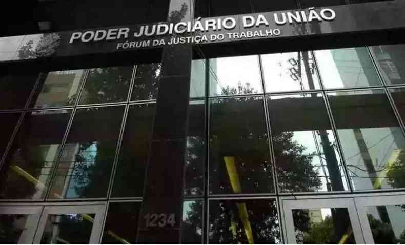 Fachada de um prdio de um Tribunal de Justia do Trabalho