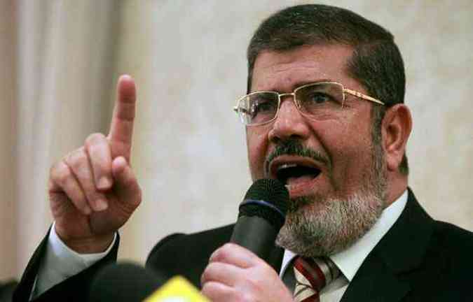 Mohamed Mursi ser julgado neste caso com mais de 100 pessoas(foto: AFP PHOTO/KHALED DESOUKI )