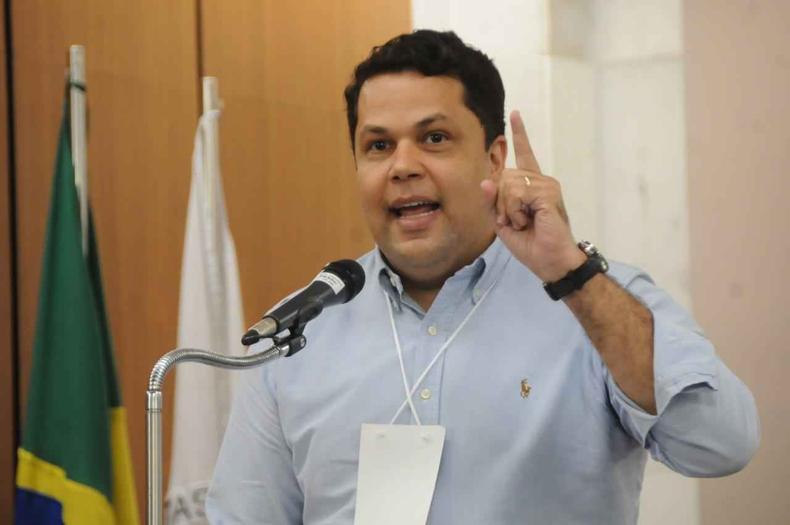 Joo Vitor Xavier em discurso na Assembleia Legislativa de Minas Gerais