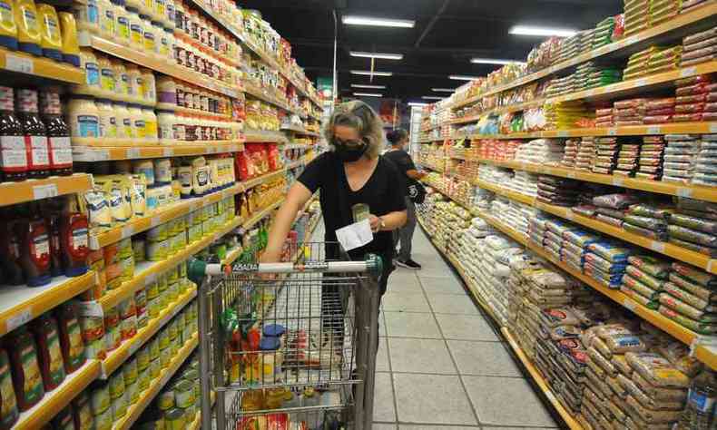 Pesquisa do Mercado Mineiro mostra variao de preos dos produtos em BH(foto: Alexandre Guzanshe/EM/D.A Press)