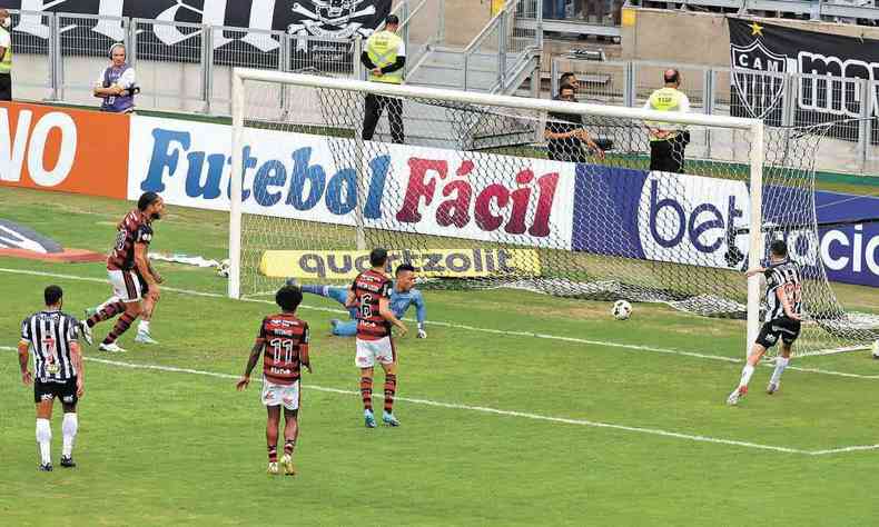 Atlético domina o Flamengo no Mineirão, pelo Campeonato Brasileiro, e vence a clássico com autoridade, por 2 a 0, gols de Nacho e Ademir 