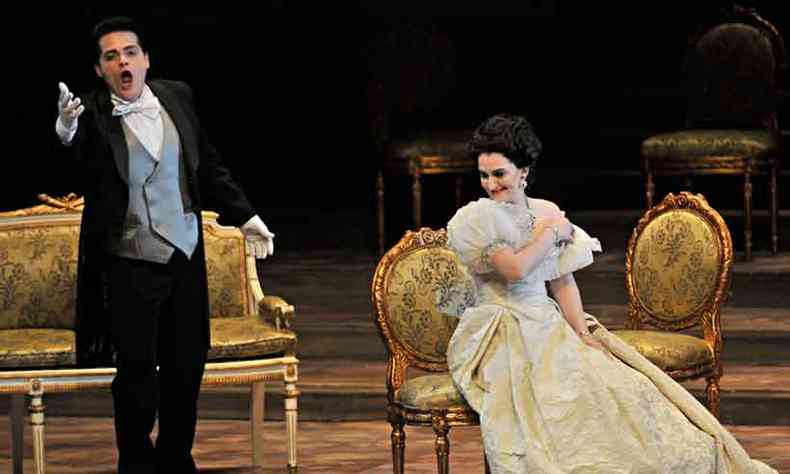 La traviata, de Verdi, foi a mais recente montagem da Fundao Clvis Salgado a estar em cartaz no Palcio das Artes, em outubro do ano passado (foto: Marcos Vieira/EM/D.A.Press)