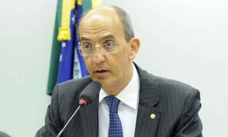 Coube ao deputado Arnaldo Jordy fazer o pedido(foto: Luis Macedo - Câmara dos Deputados) Coube ao deputado Arnaldo Jordy fazer o pedido(foto: Luis Macedo - Câmara dos Deputados)