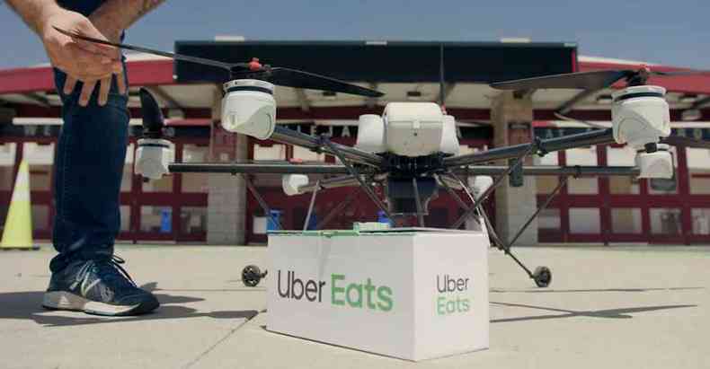 Circulao do equipamento foi autorizada pela Administrao Federal de Aviao dos EUA(foto: Uber Eats/Divulgao)