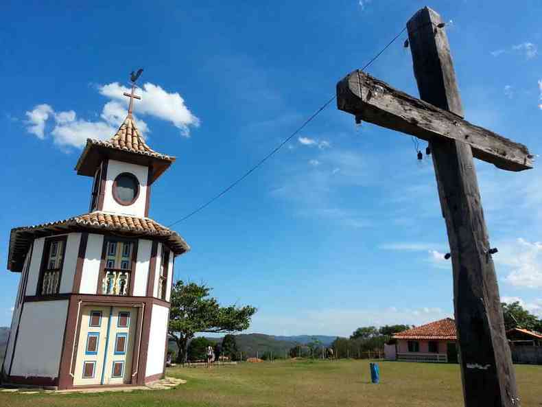 A Igreja Nossa Senhora do Rosrio, construda em barro e madeira,  referncia para a comunidade (foto: Luiza Vianna/Divulgao)