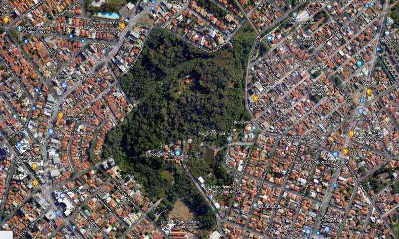 A rea verde na imagem  a Mata do Planalto, no Bairro Planalto, em Belo Horizonte(foto: Google Streetview/Reproduo)
