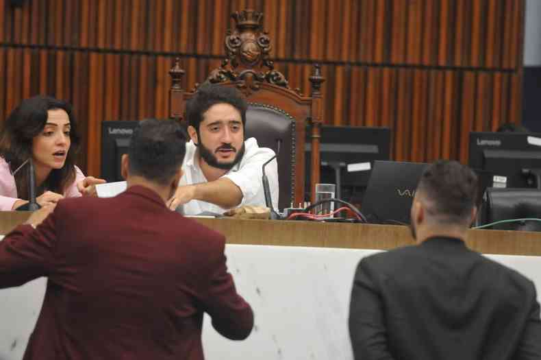 Reunio na mesa-diretora da CMBH com Gabriel Azevedo